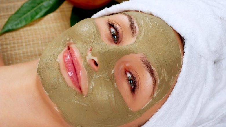  Yeşil Kil Maskesi Nasıl Yapılır? Faydaları Nelerdir?
