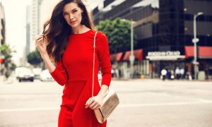 Kadınlara En Çok Yakışan Elbise Rengi?
